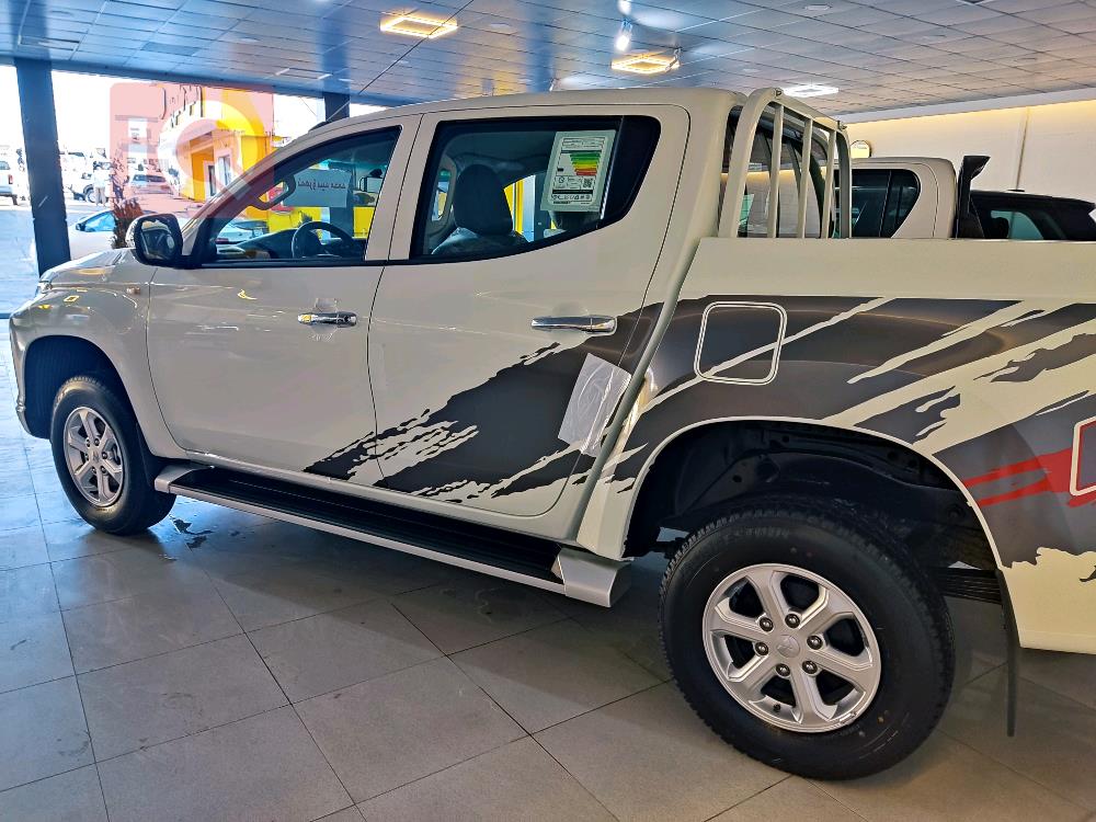 میتسوبیشی L200
